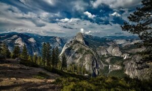 I 30 migliori percorsi escursionistici del mondo per godersi la natura