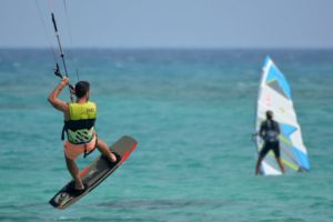 Le 5 migliori imbracature da kitesurf per allenarsi senza infortuni